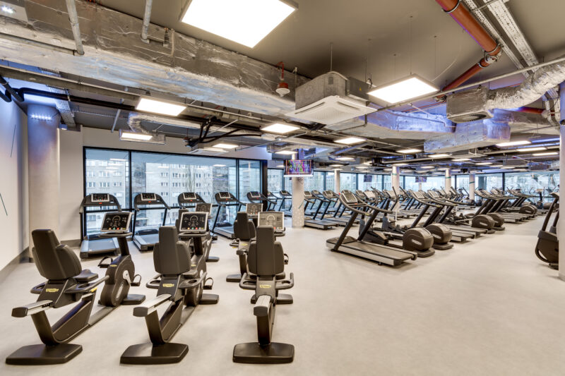 Wnętrze siłowni CityFit Rondo ONZ Warszawa 24/7