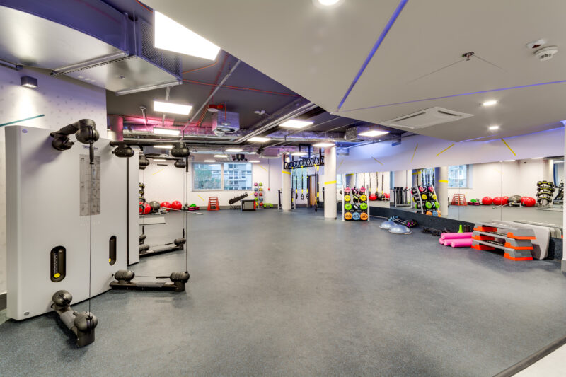 Wnętrze siłowni CityFit Rondo ONZ Warszawa 24/7