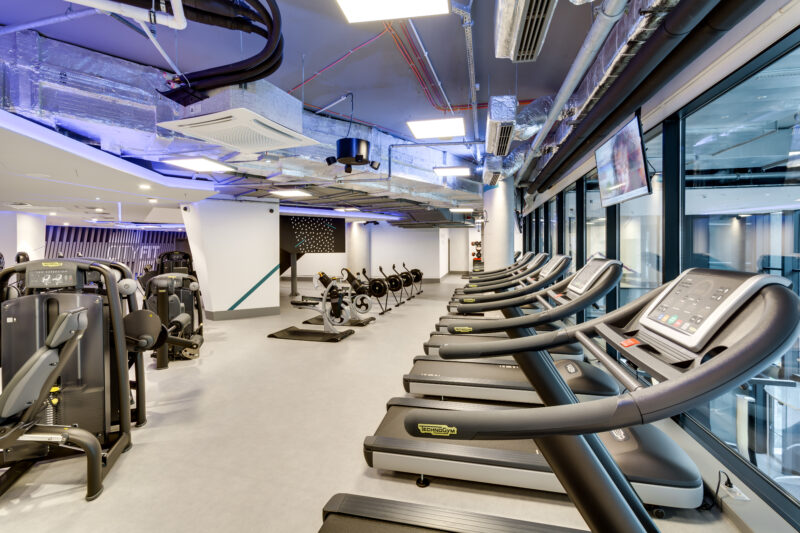 Wnętrze siłowni CityFit Rondo ONZ Warszawa 24/7
