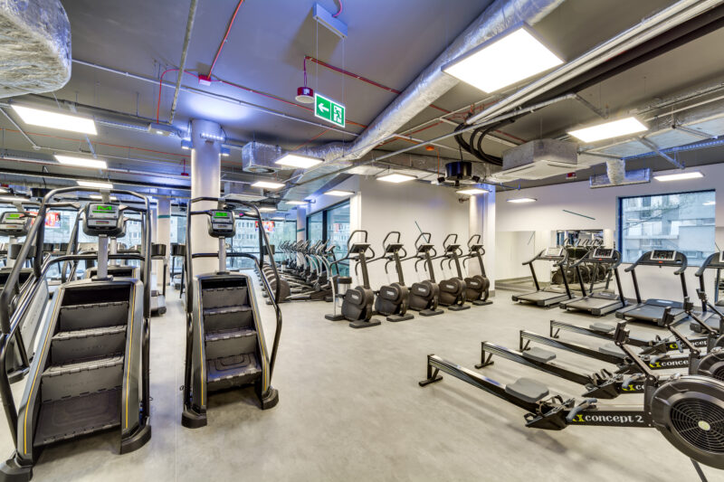 Wnętrze siłowni CityFit Rondo ONZ Warszawa 24/7