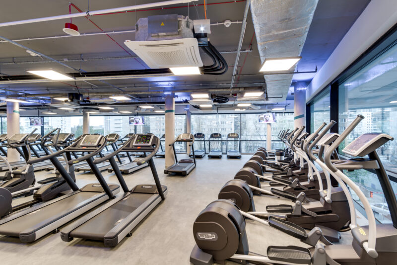 Wnętrze siłowni CityFit Rondo ONZ Warszawa 24/7