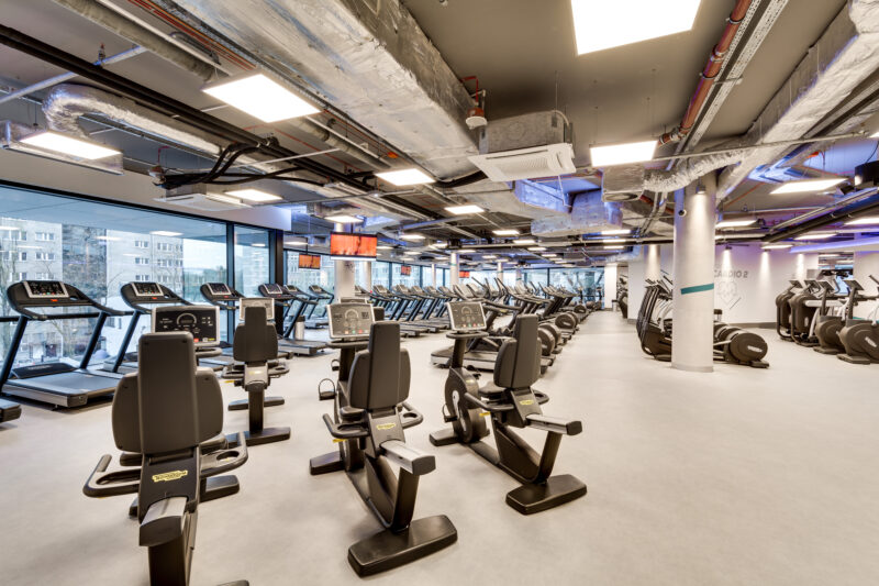 Wnętrze siłowni CityFit Rondo ONZ Warszawa 24/7