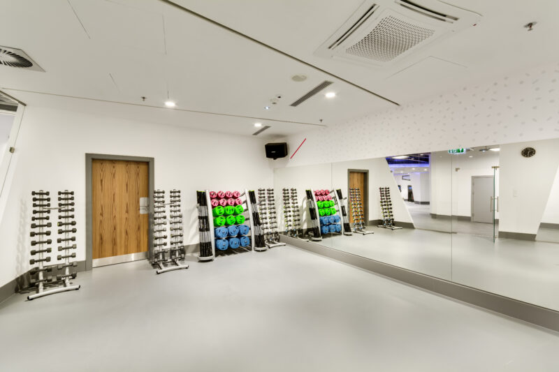 Wnętrze siłowni CityFit Rondo ONZ Warszawa 24/7