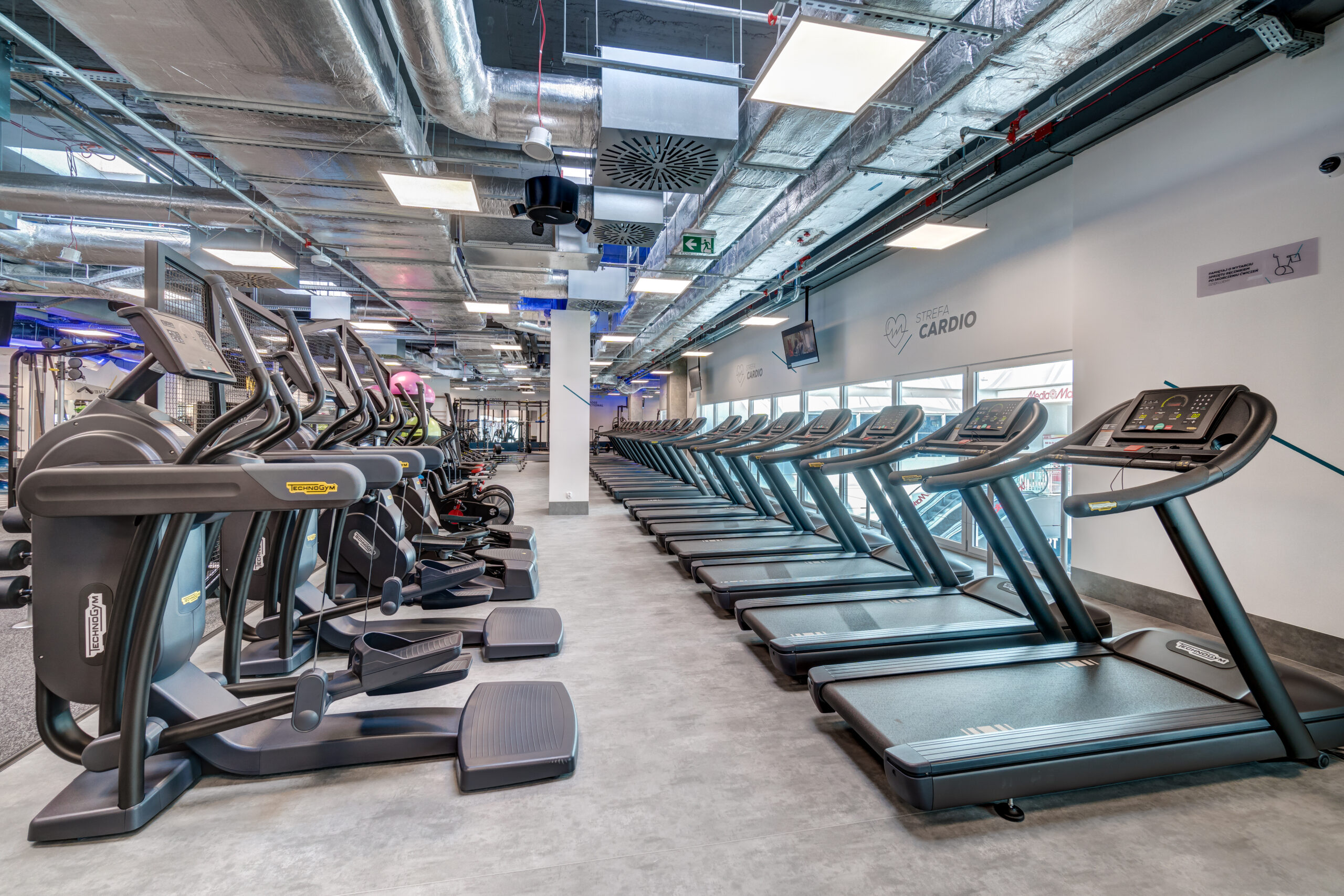 Wnętrze siłowni CityFit Gdańsk Forum 24/7