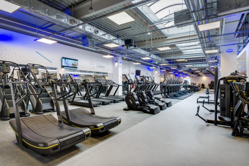 Wnętrze siłowni CityFit Poznań Galeria Pestka 24/7