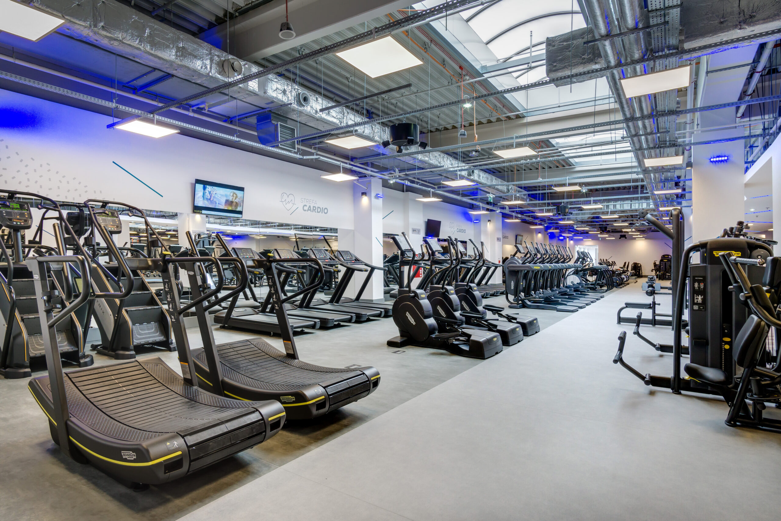 Wnętrze siłowni CityFit Poznań Galeria Pestka 24/7