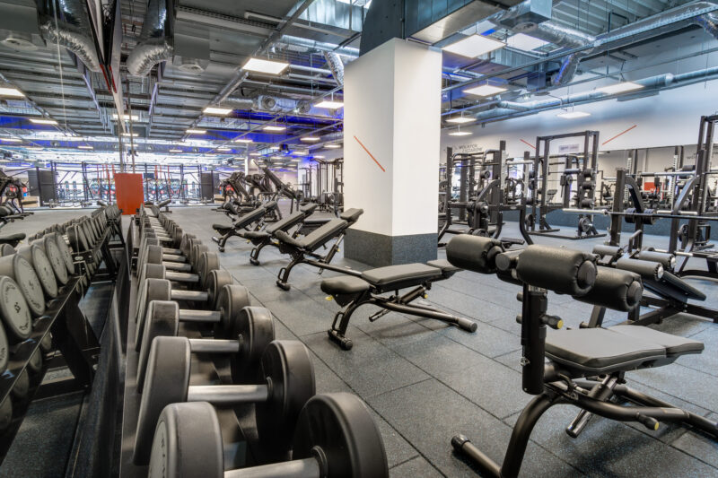Wnętrze siłowni CityFit Poznań Galeria Pestka 24/7