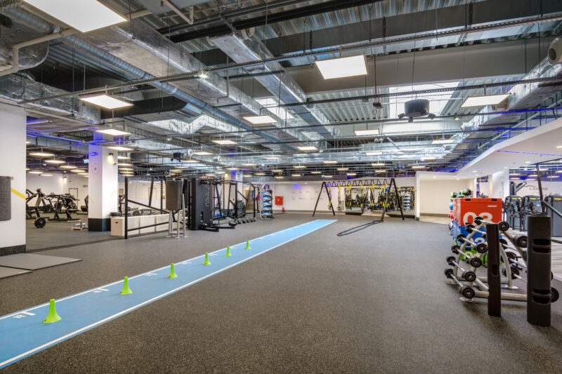 Wnętrze siłowni CityFit Poznań Galeria Pestka 24/7